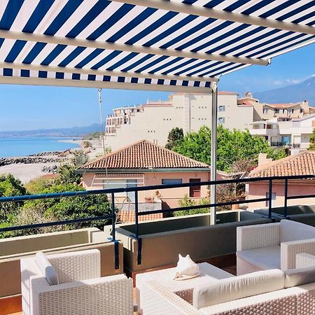 The Dream - Seafront Loft Apartment Giardini Naxos Bagian luar foto