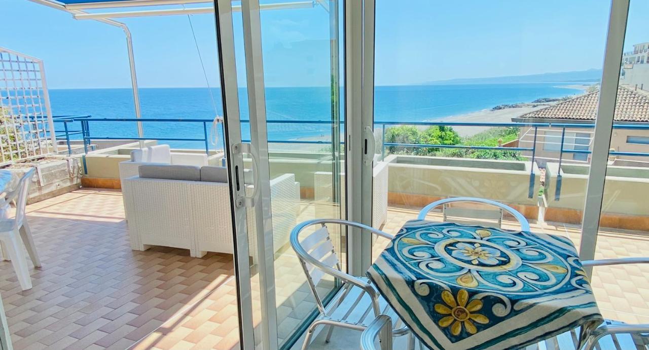 The Dream - Seafront Loft Apartment Giardini Naxos Bagian luar foto