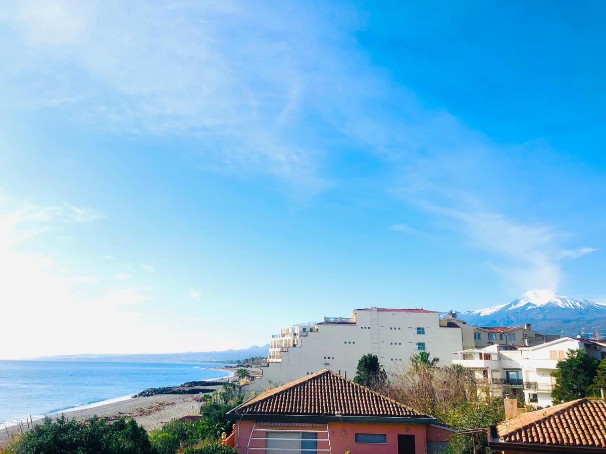 The Dream - Seafront Loft Apartment Giardini Naxos Bagian luar foto