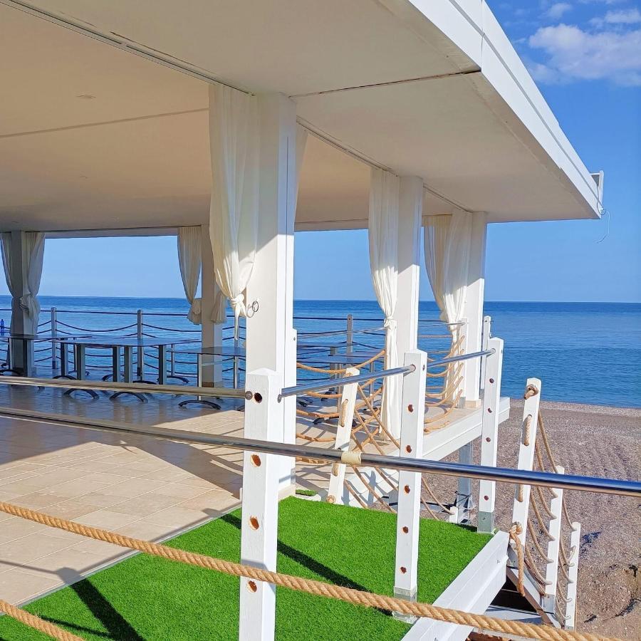 The Dream - Seafront Loft Apartment Giardini Naxos Bagian luar foto