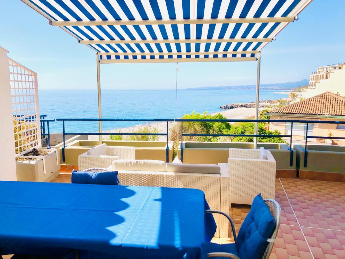 The Dream - Seafront Loft Apartment Giardini Naxos Bagian luar foto