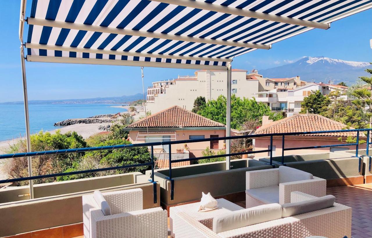 The Dream - Seafront Loft Apartment Giardini Naxos Bagian luar foto